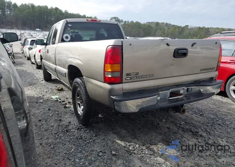 1999 Chevrolet Silverado 2500 z USA, uszkodzony, nr VIN 1GCGC29U5XE233960
